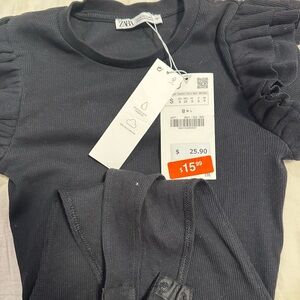 Zara women’s  Charcoal Ruffle Sleeve Tee